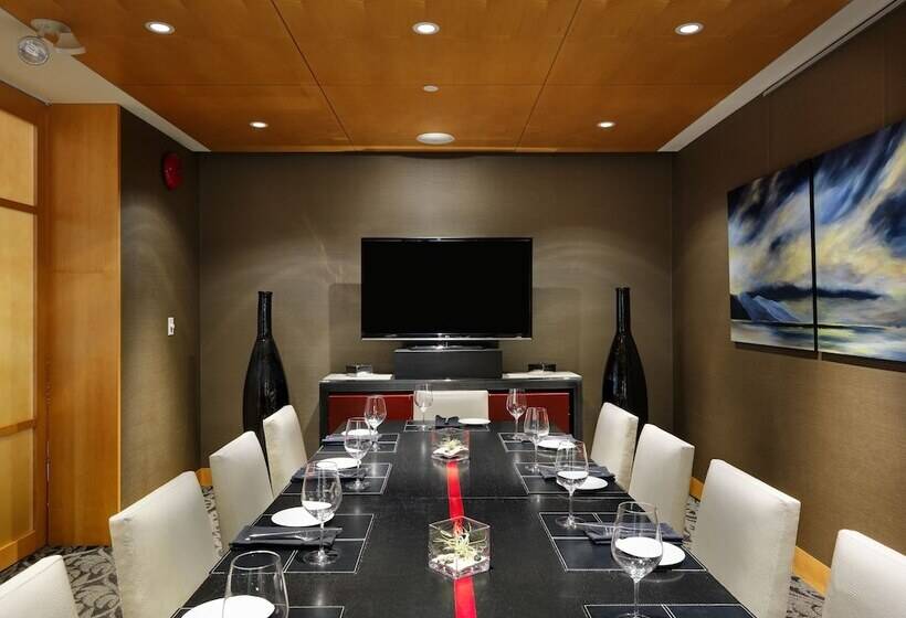 ホテル Inn At Laurel Point