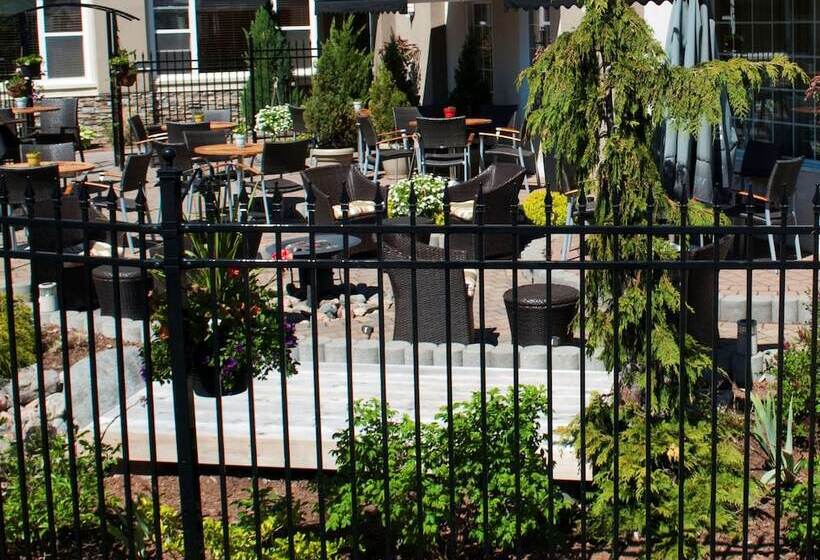 Inn On Prince Hotel And Conference Centre Truro