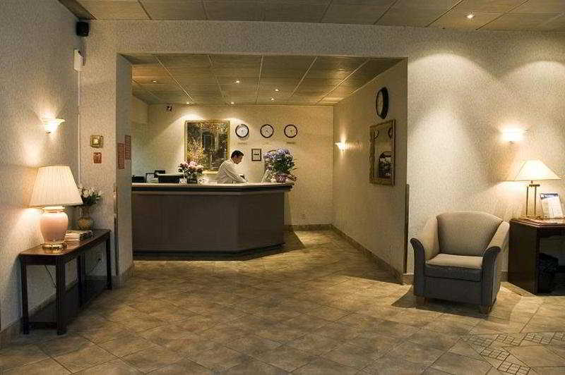 Отель La Tour Centre Ville