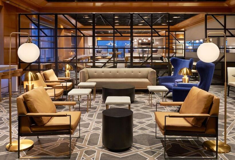 Отель Le Centre Sheraton Montreal