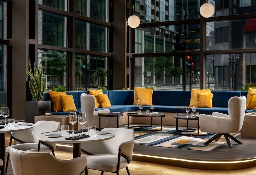 Отель Le Centre Sheraton Montreal
