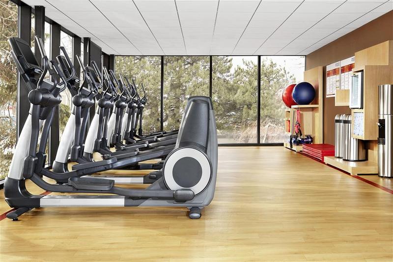 Отель Le Centre Sheraton Montreal