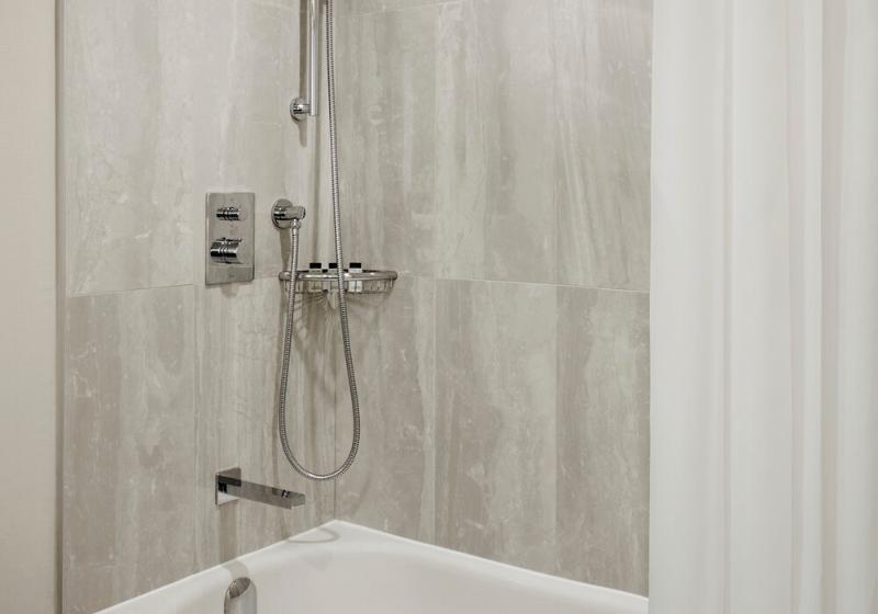 Отель Le Centre Sheraton Montreal