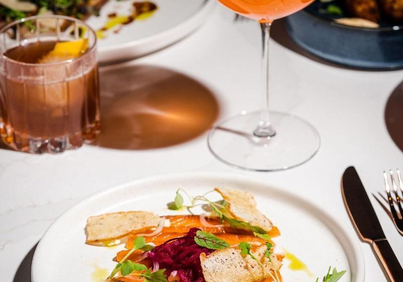 Отель Le Centre Sheraton Montreal