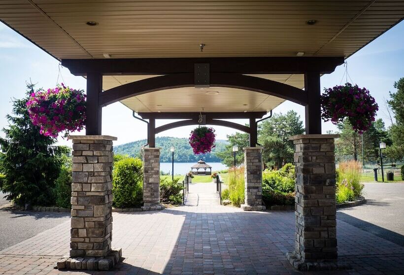 Отель Le Manoir Du Lac Delage