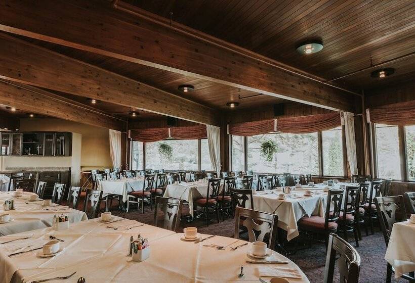 Отель Le Manoir Du Lac Delage