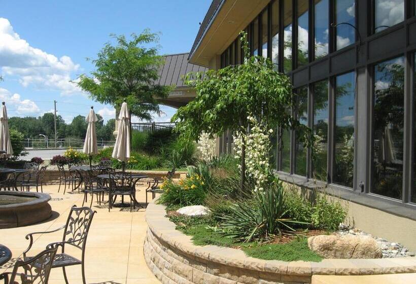 فندق Le President Sherbrooke