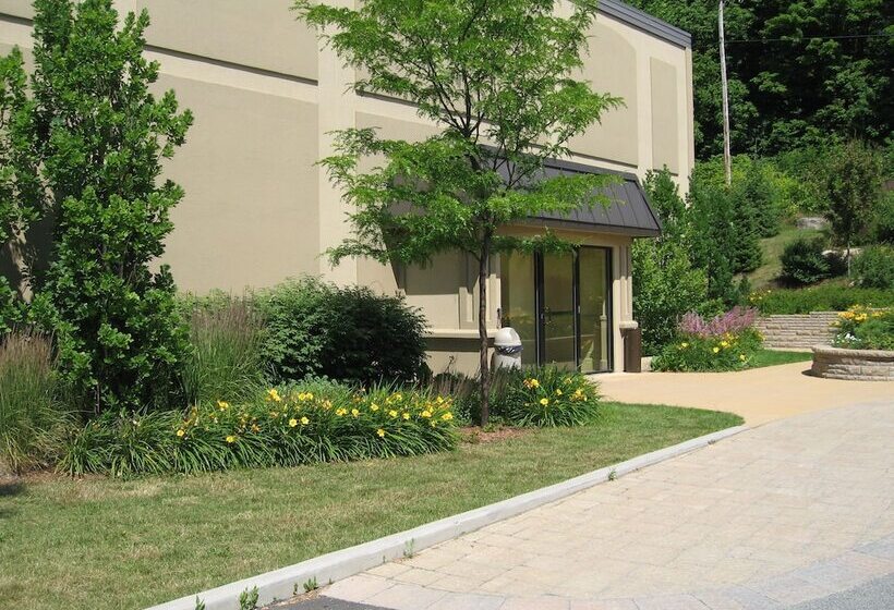 فندق Le President Sherbrooke