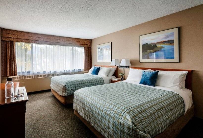 فندق Lobstick Lodge