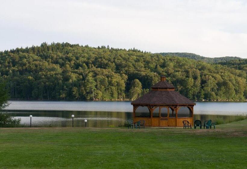 Отель Le Manoir Du Lac Delage