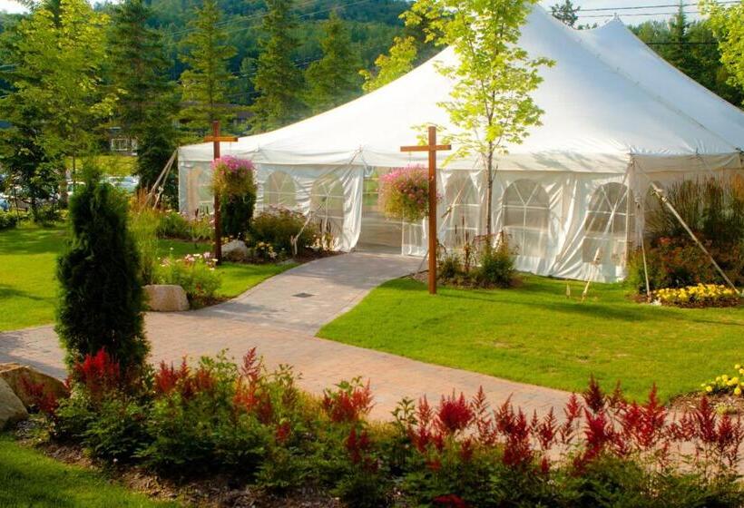 Отель Le Manoir Du Lac Delage