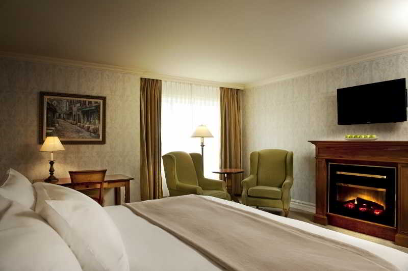 Отель Manoir Saint Sauveur