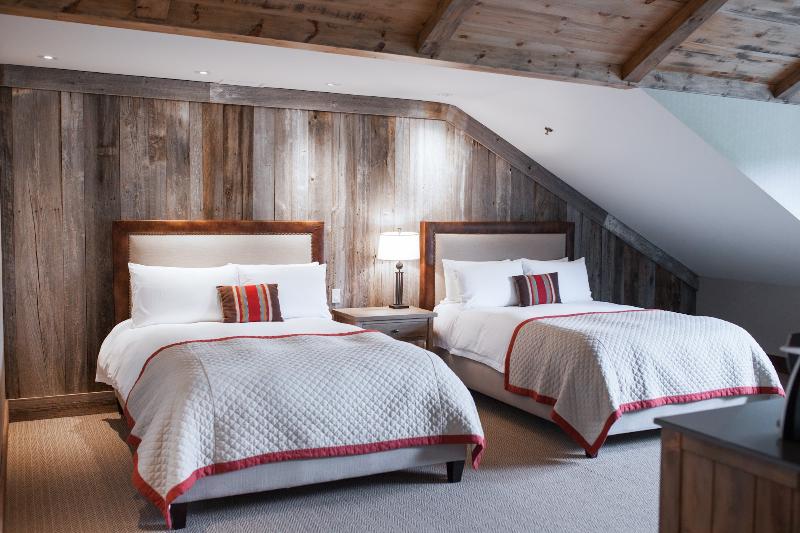 Отель Manoir Saint Sauveur