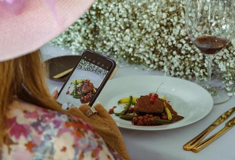 فندق Merrill House