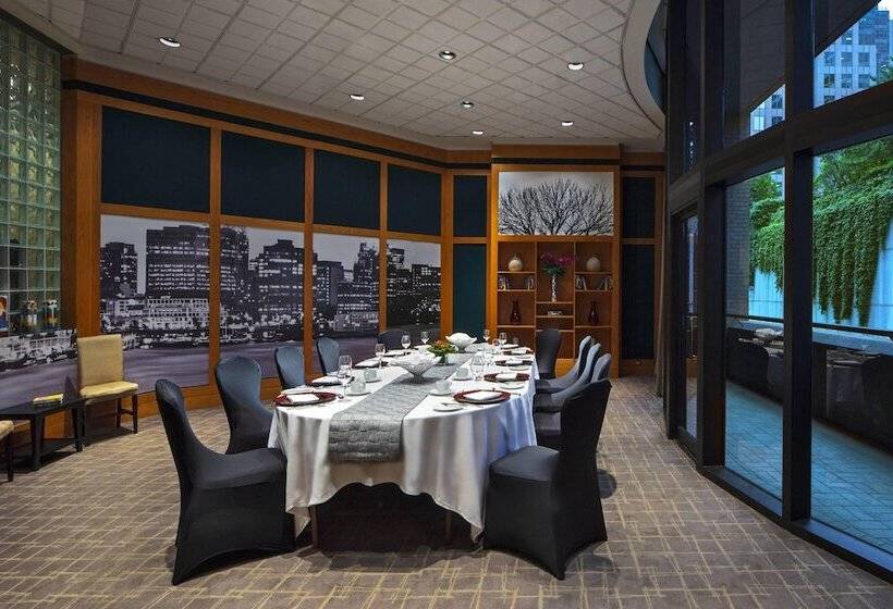 Metropolitan Hotel Vancouver