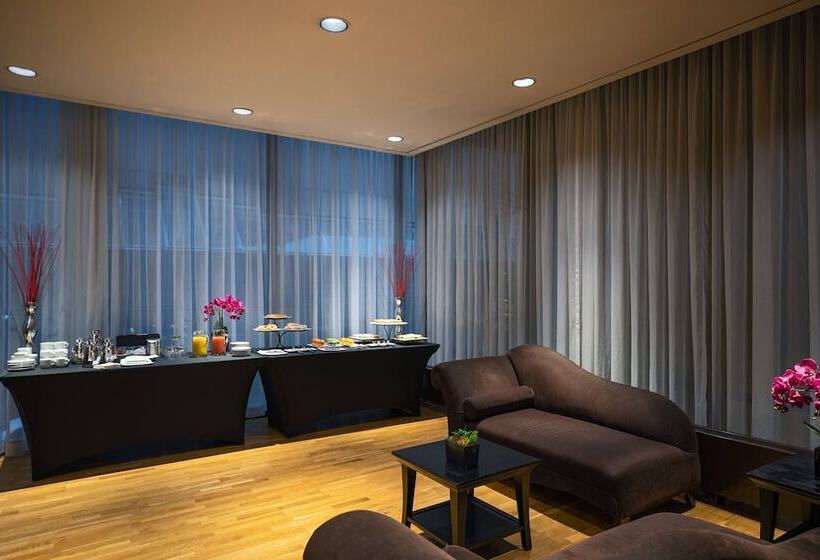 Metropolitan Hotel Vancouver