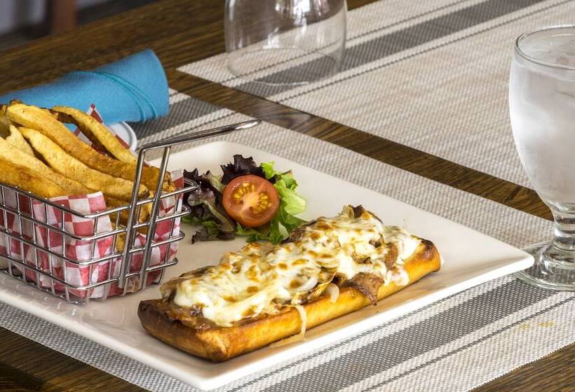 Отель Mount Peyton Resort & Conference Centre