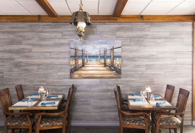 Отель Mount Peyton Resort & Conference Centre