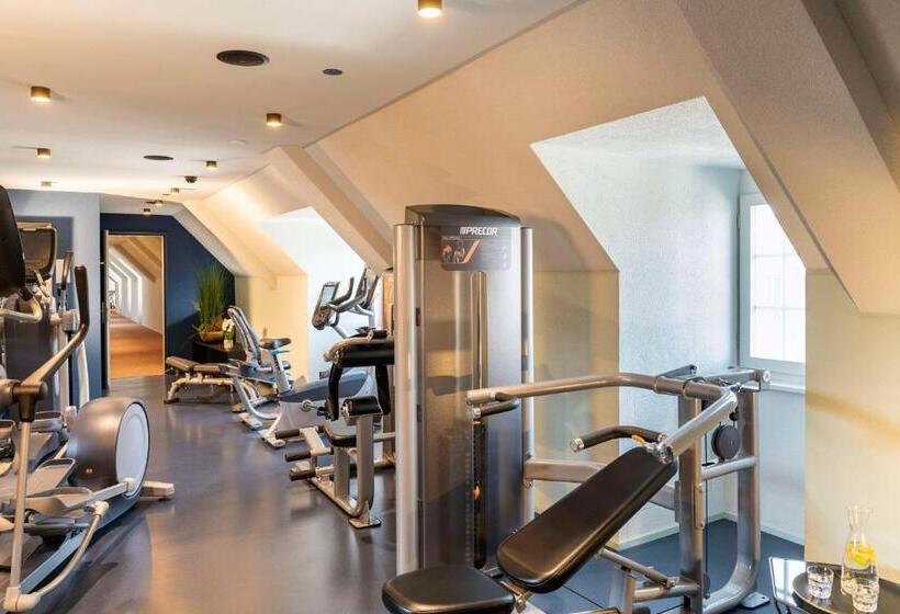 ホテル NH Bern The Bristol