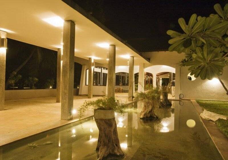 ホテル Nilaveli Beach