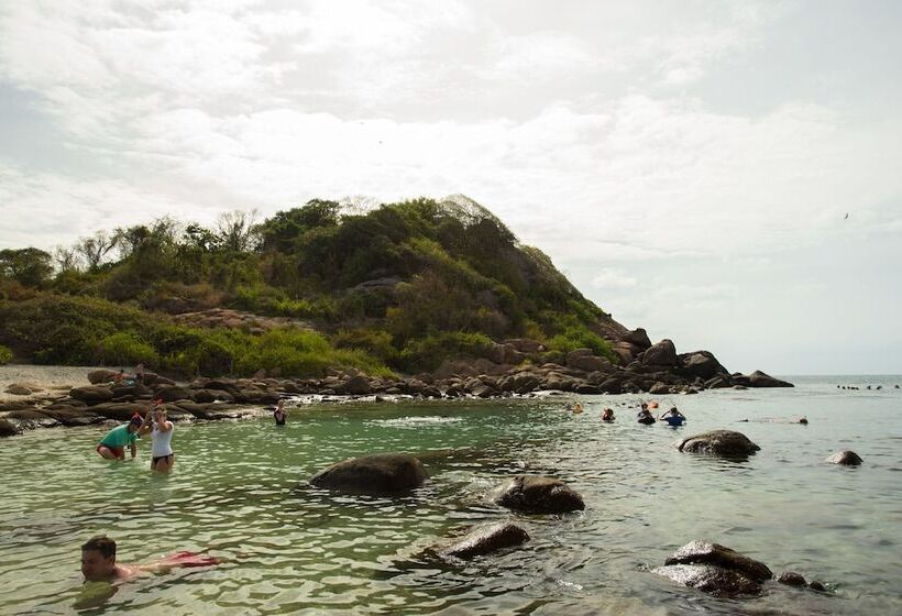 ホテル Nilaveli Beach