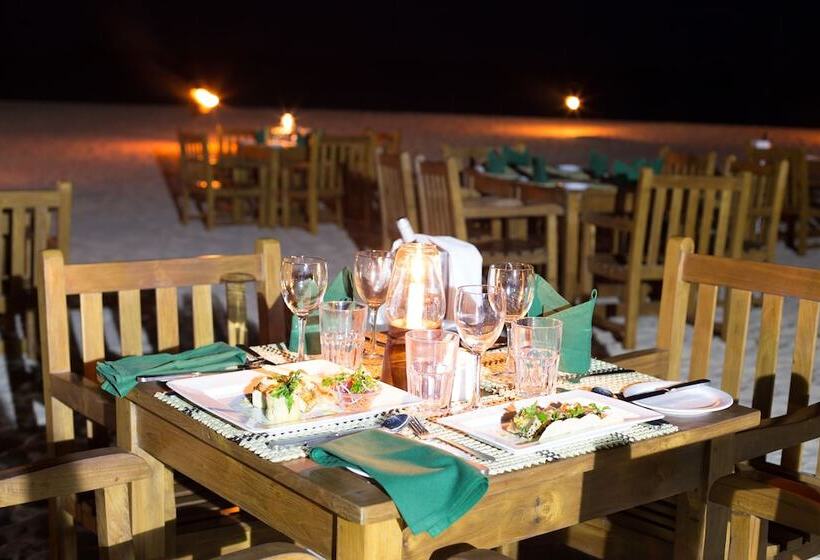 ホテル Nilaveli Beach