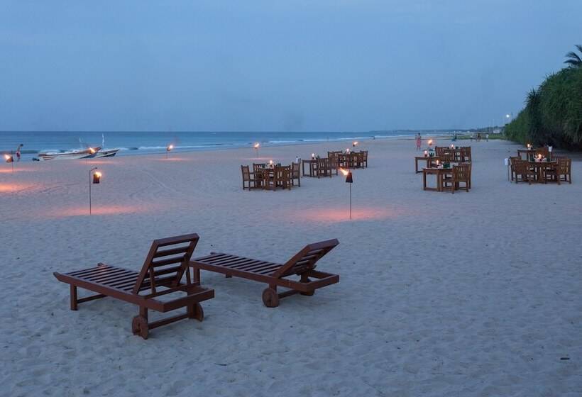 ホテル Nilaveli Beach
