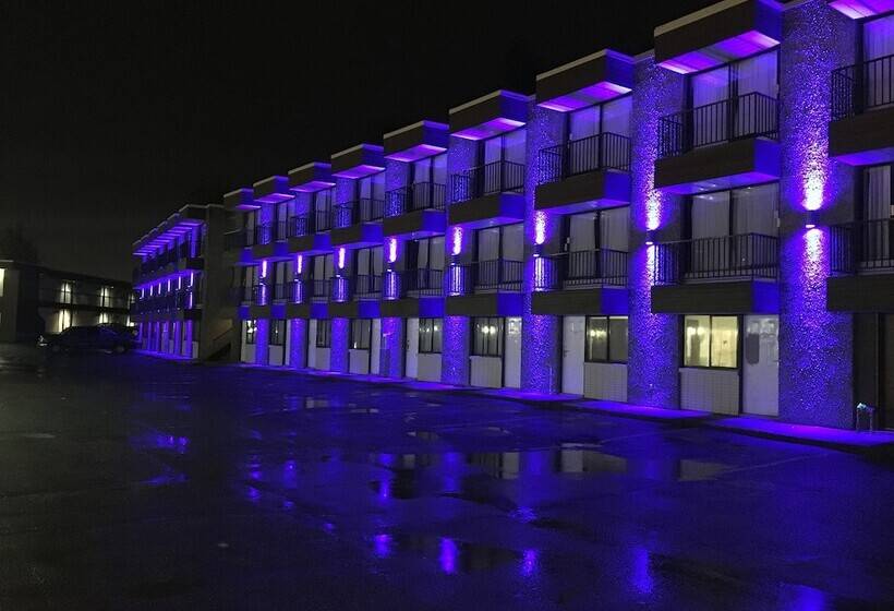 فندق North Star Inn & Suites