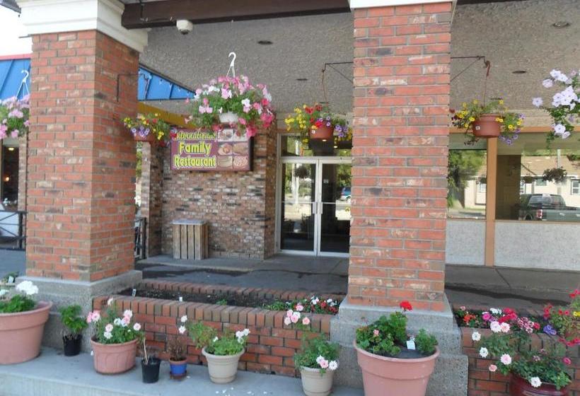 호텔 Northwoods Inn & Suites