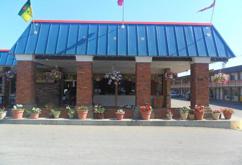 호텔 Northwoods Inn & Suites