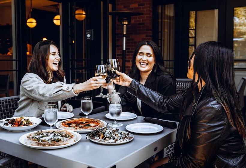 酒店 Oak Bay Beach