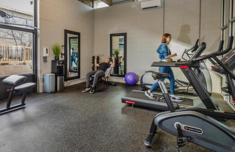 فندق Old Orchard Inn