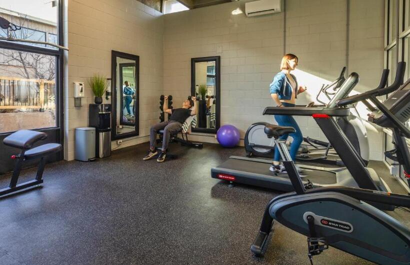 فندق Old Orchard Inn