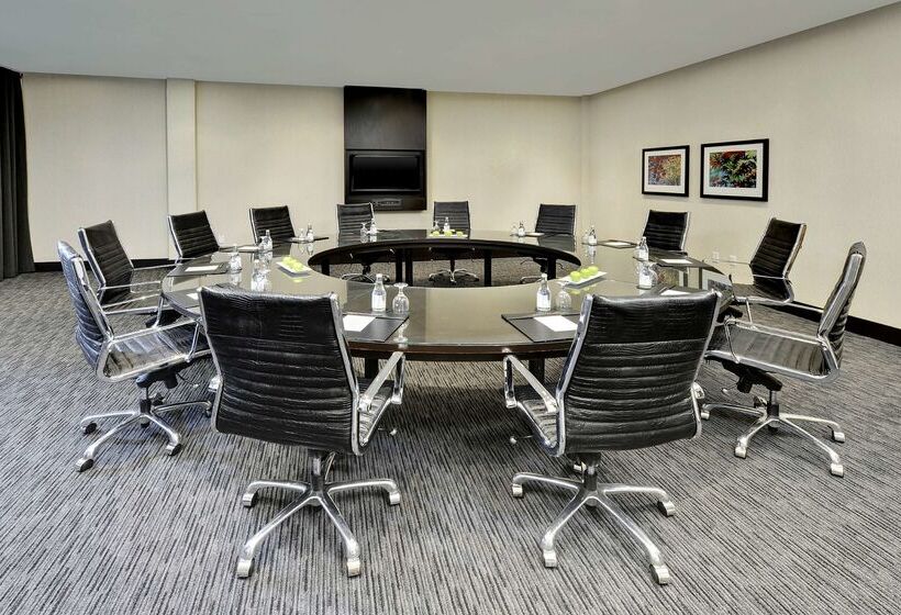 Отель Pan Pacific Toronto