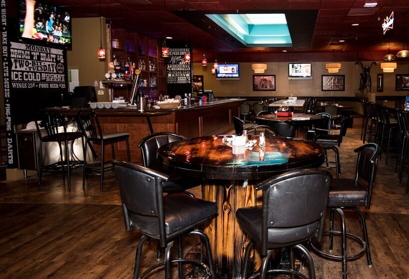 فندق Paradise Inn & Conference Centre