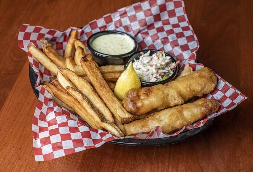 فندق Paradise Inn & Conference Centre