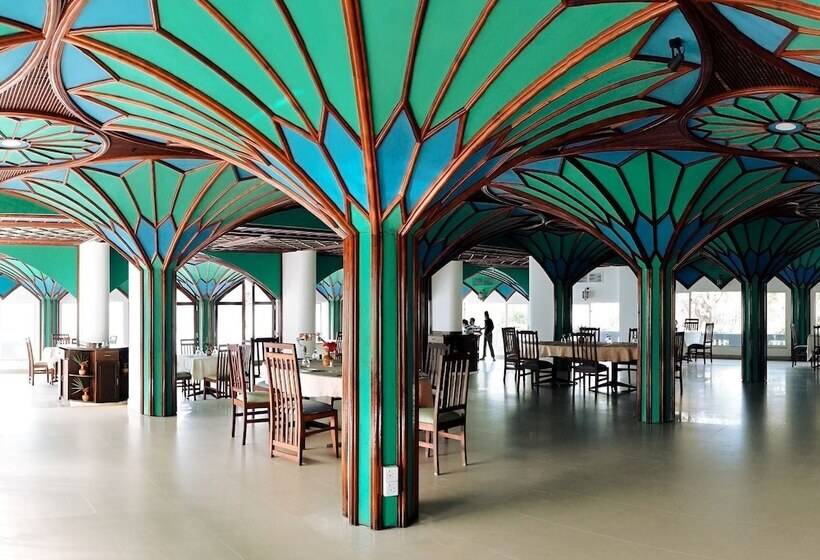 Отель Peacock Beach Resort & Spa