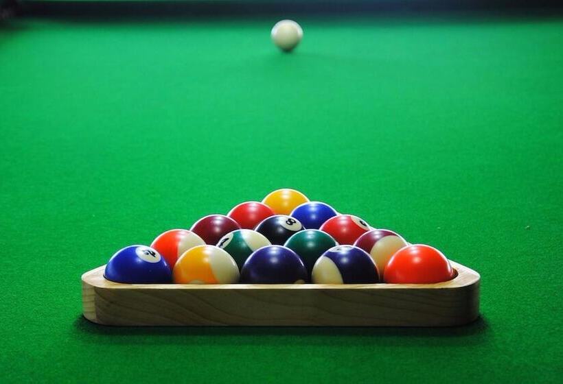 Отель Peacock Beach Resort & Spa