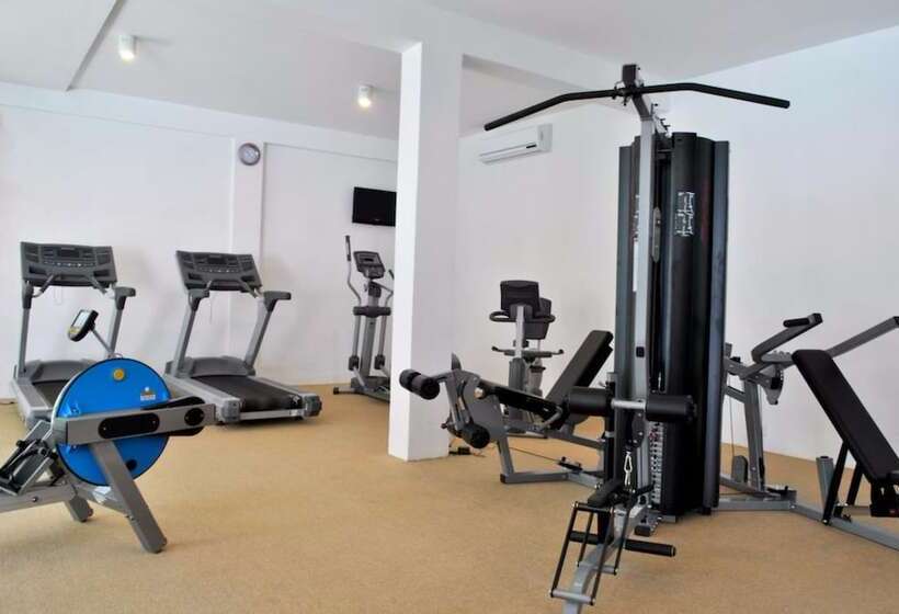 Отель Peacock Beach Resort & Spa