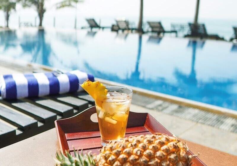 Отель Peacock Beach Resort & Spa