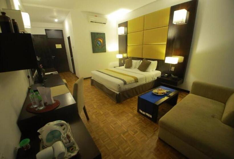 Отель Peacock Beach Resort & Spa