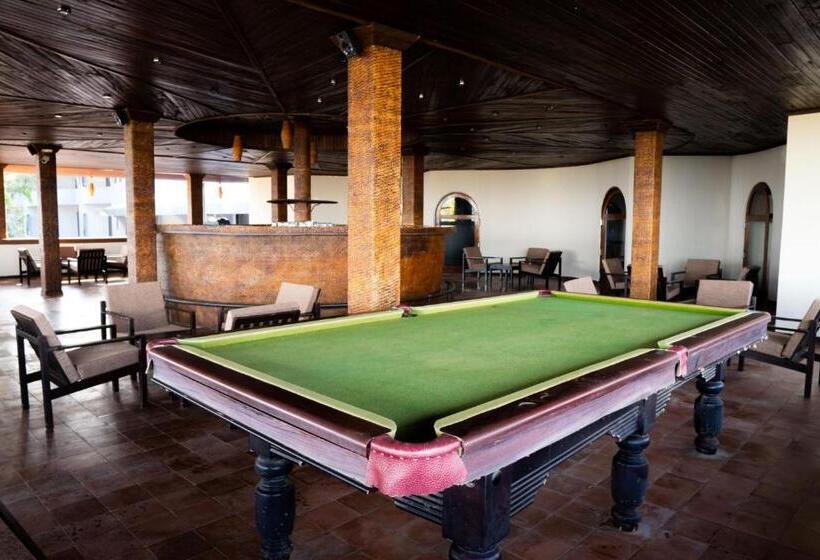 Отель Peacock Beach Resort & Spa