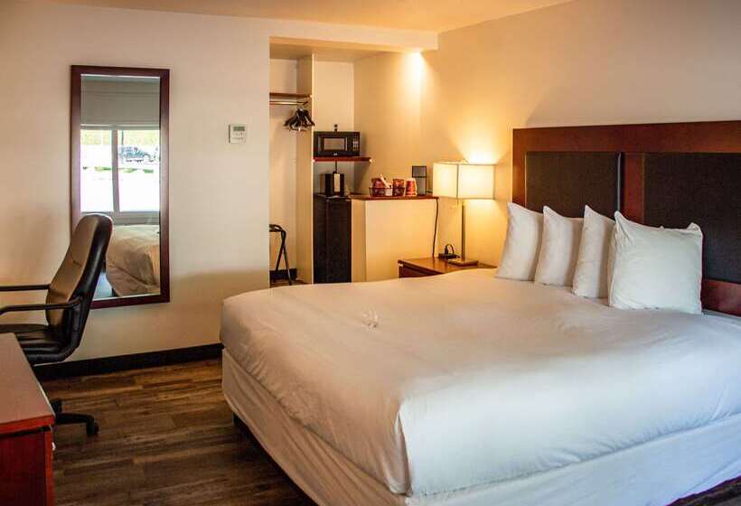 ホテル Penticton, Independent