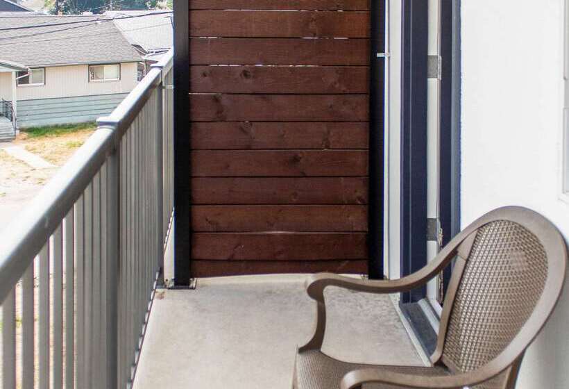 ホテル Penticton, Independent