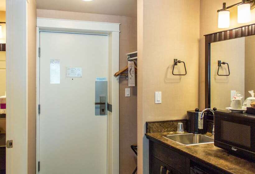 ホテル Penticton, Independent