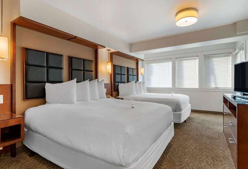 ホテル Penticton, Independent