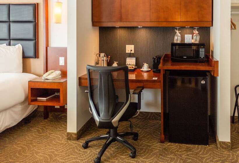 ホテル Penticton, Independent