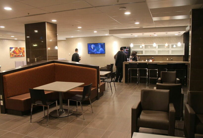 ホテル Place Louis Riel Suite