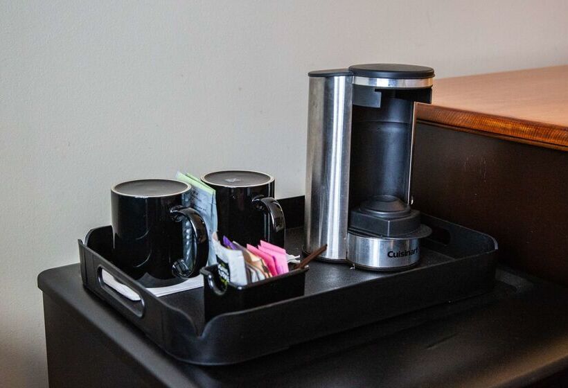 Prestige Hudson Bay Lodge & Conference Centre, Worldhotels Crafted Collection