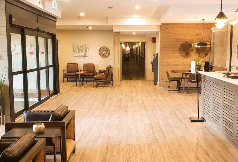 Prestige Hudson Bay Lodge & Conference Centre, Worldhotels Crafted Collection